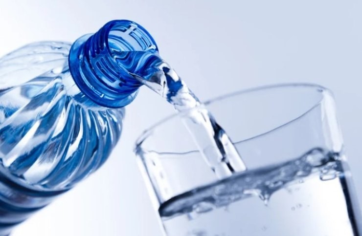 Bere acqua è un'arma contro ansia e stress?