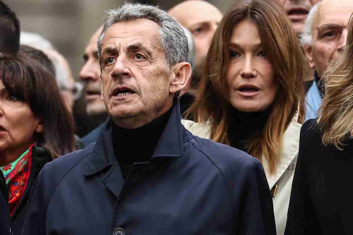 Carla Bruni rischia un processo nell'inchiesta del marito Sarkozy