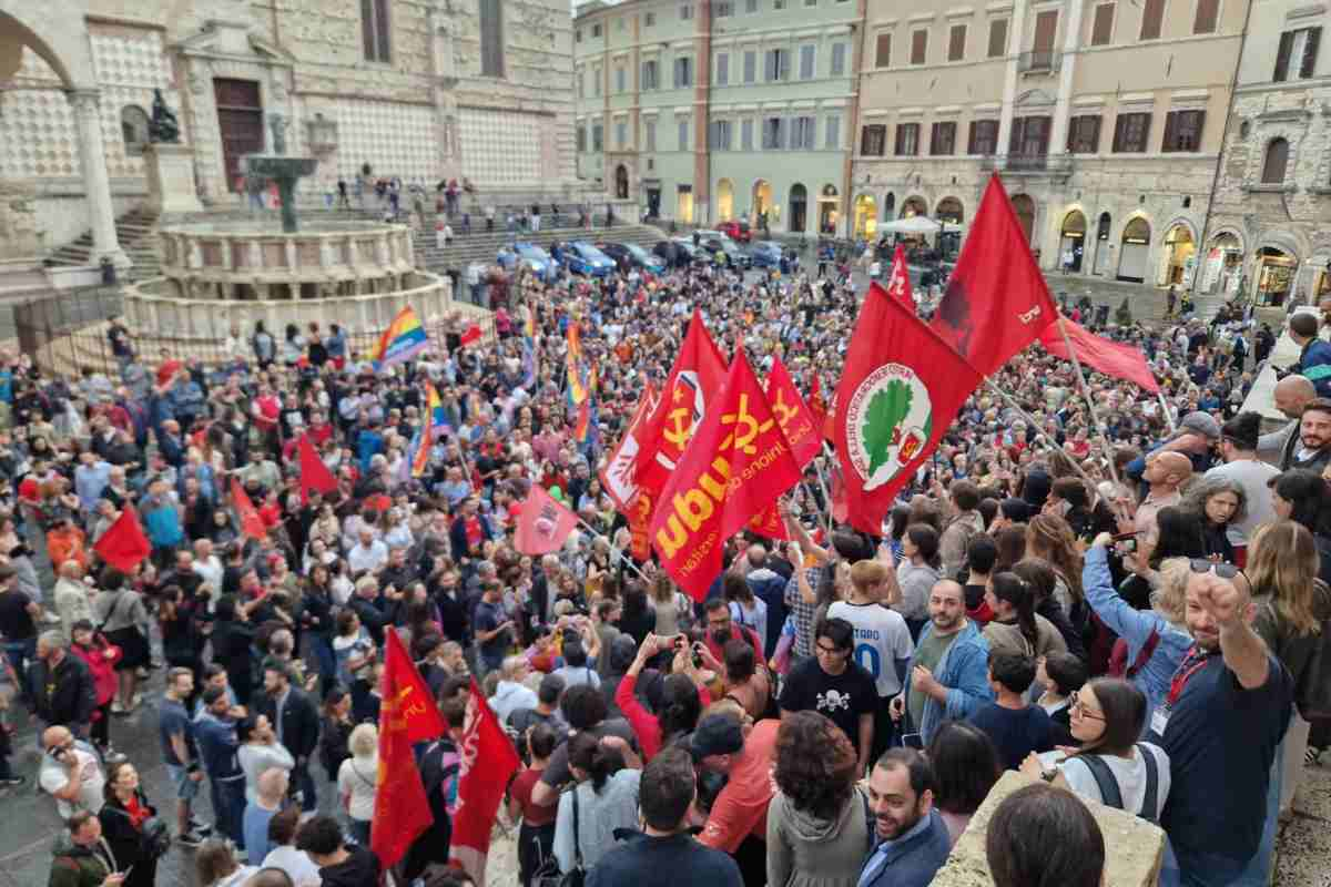 Perugia in piazza per Ferdinandi