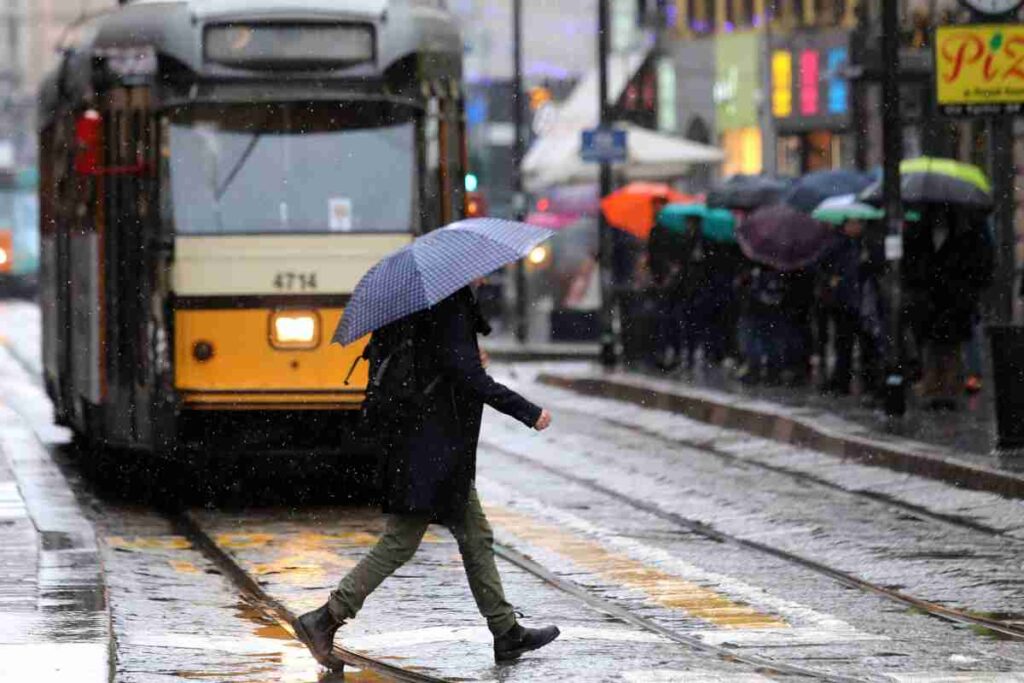 Chi si aspettava, almeno nel nord Italia, un avvicinamento all’estate a grandi passi, dovrà attendere ancora