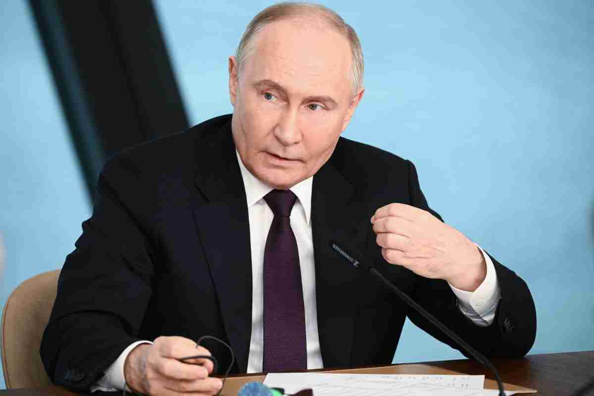 Il presidente Vladimir Putin: "Fornire armi all'Ucraina è pericoloso"