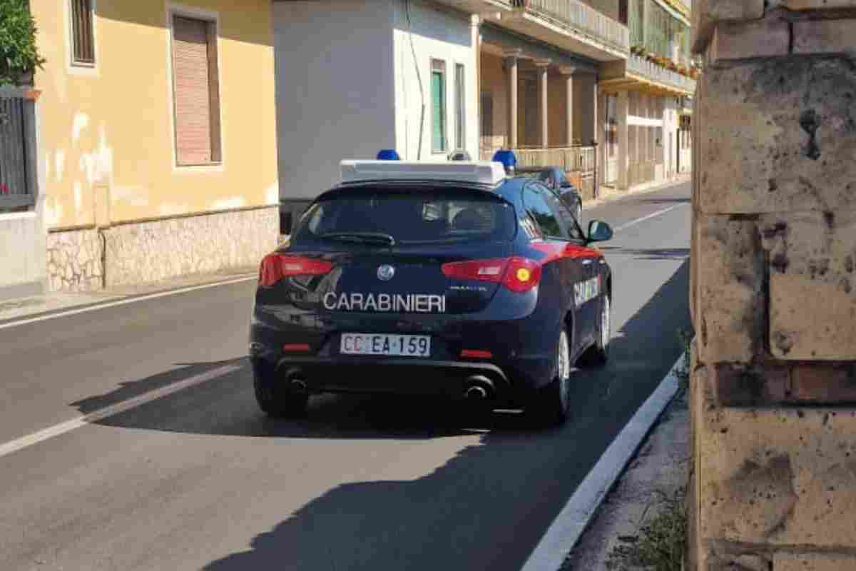 La donna è morta sul colpo, le due bimbe sono miracolosamente illese