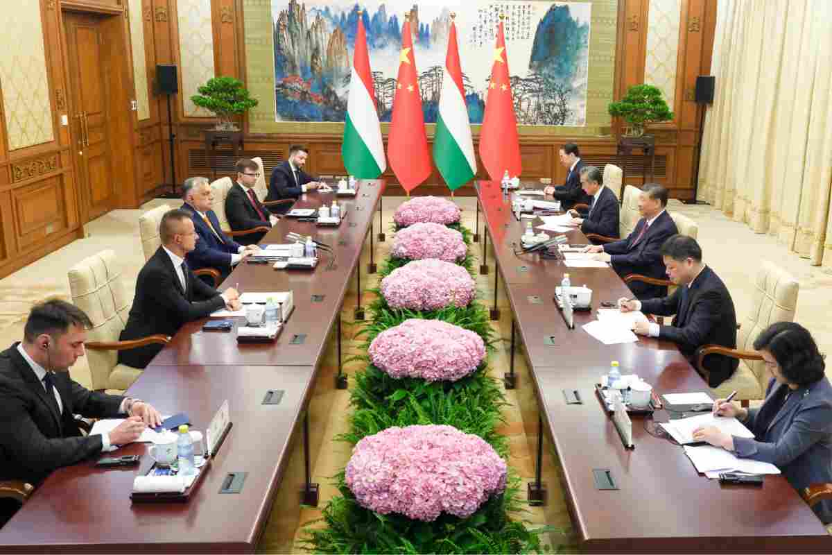 Orban e Xi si sono incontrati alla Diaoyutai State Guest House di Pechino