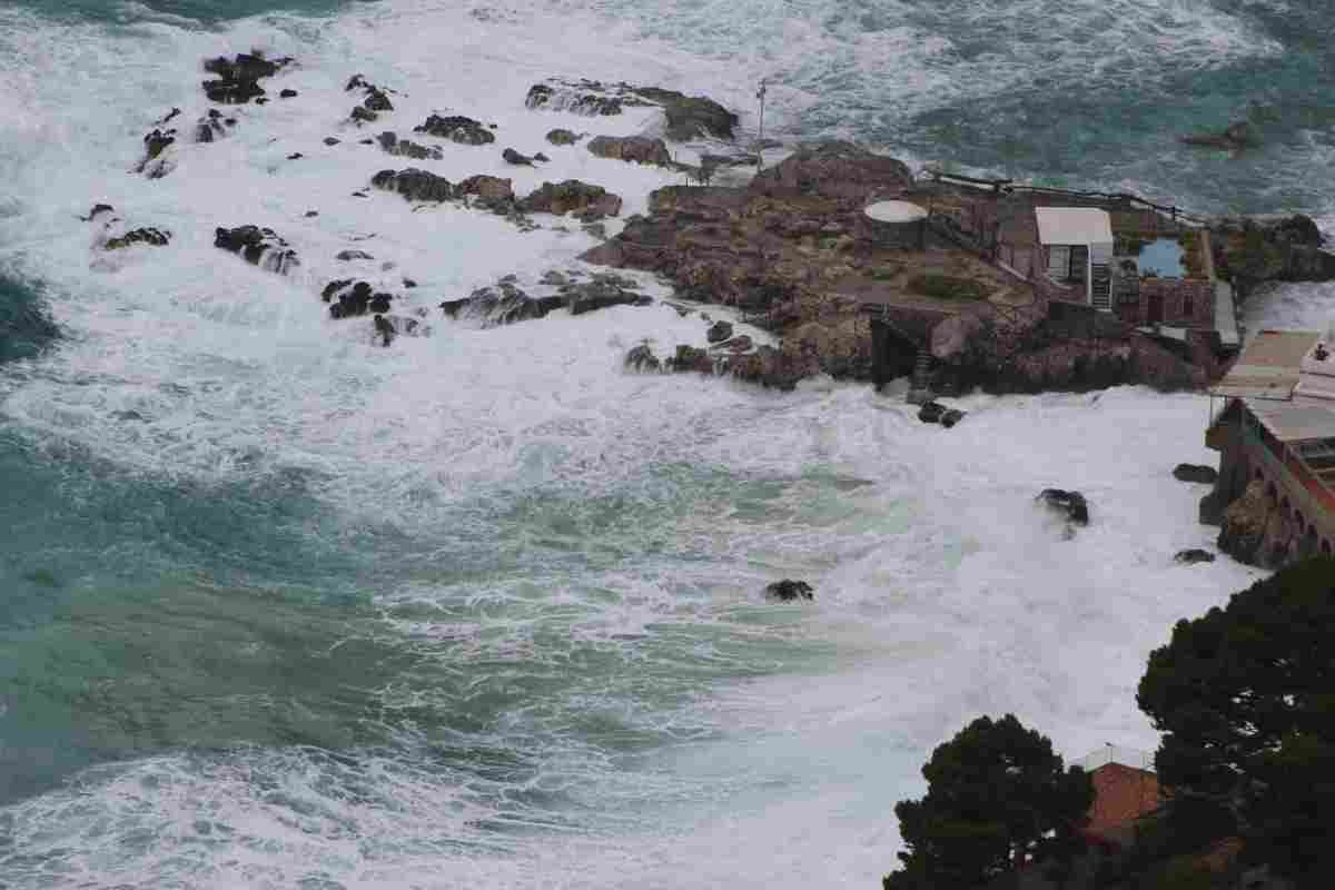 Al sud ed in particolare ad Ischia, la Protezione civile ha diramato un’allerta meteo