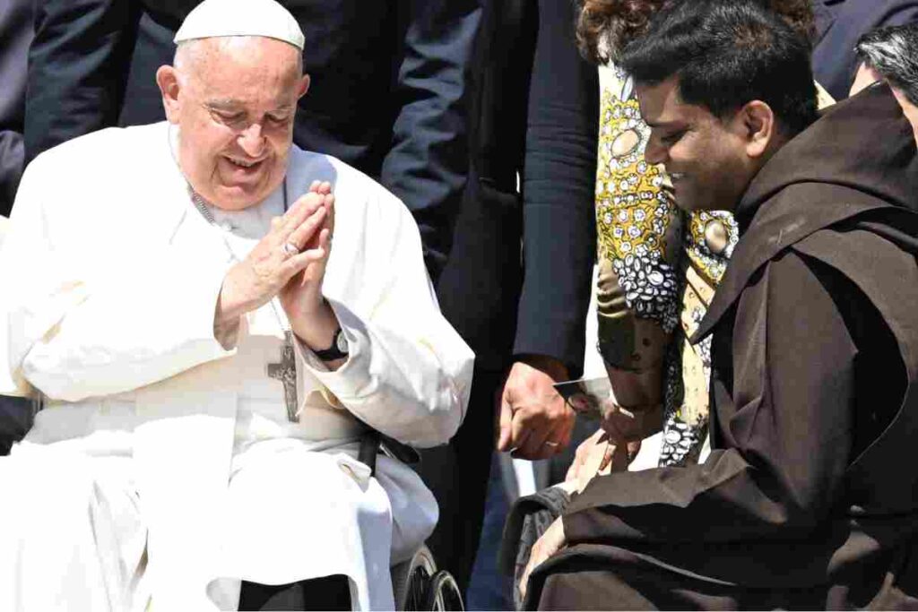Papa Francesco, pace e migranti: “Democrazia è risolvere insieme i problemi di tutti”