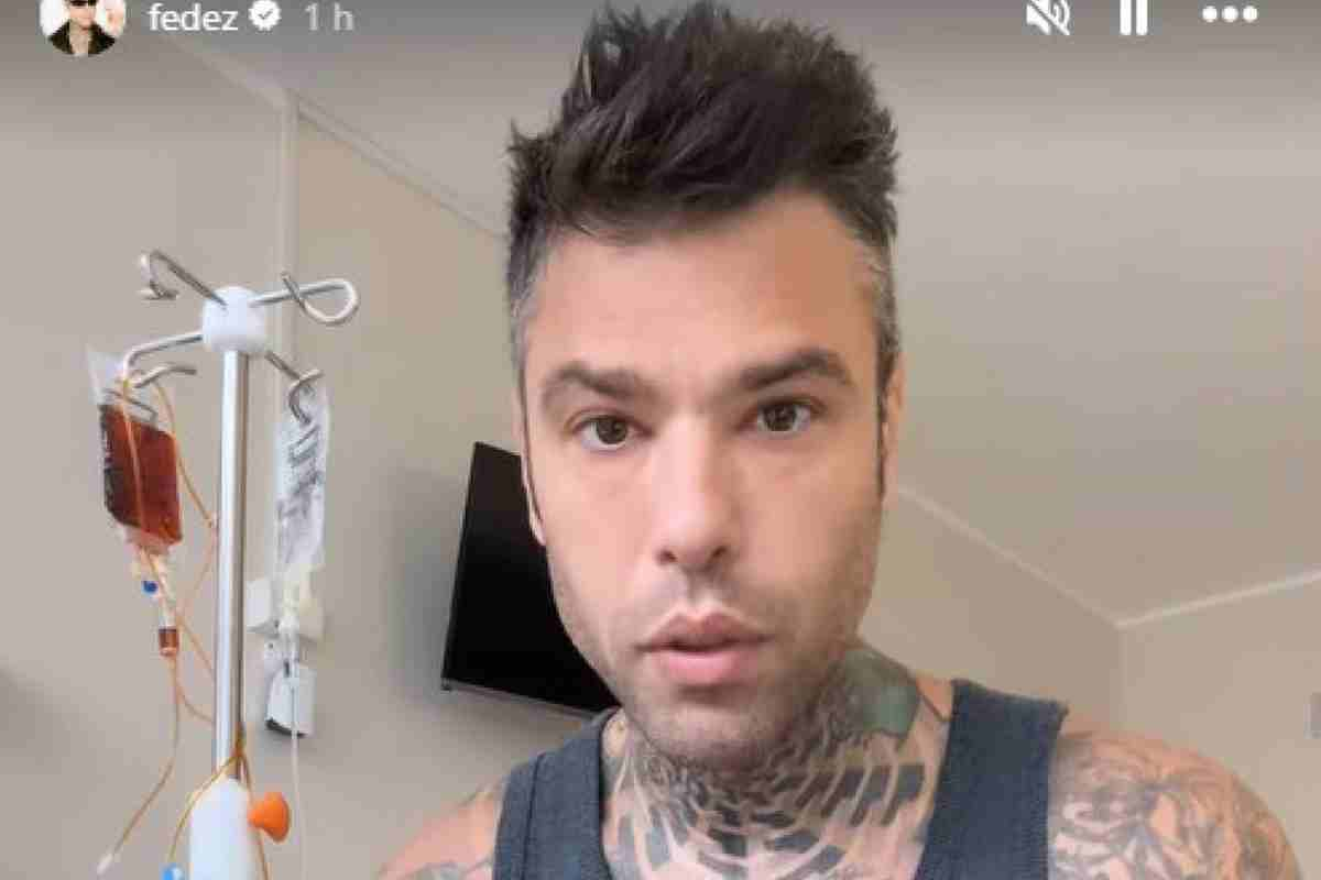 Poche ore prima del ricovero Fedez aveva scritto un verso che potrebbe essere dedicato a Chiara Ferragni 