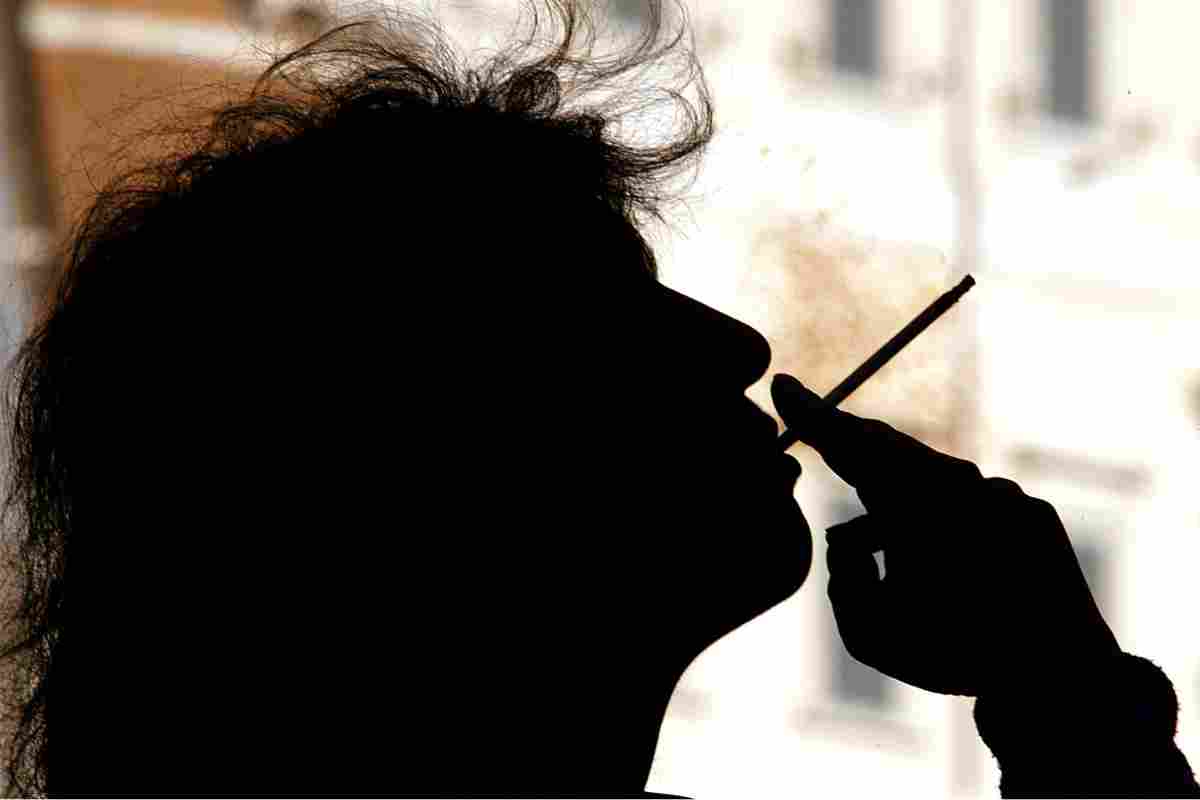 Come smettere completamente di fumare, farmaci e comportamenti: le linee guida dell’Oms